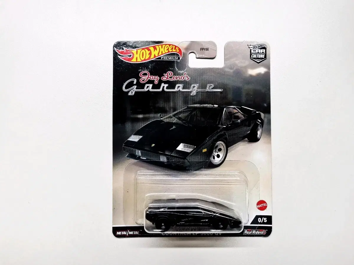 Hot Wheels Premium Lamborghini Countach Chase Car