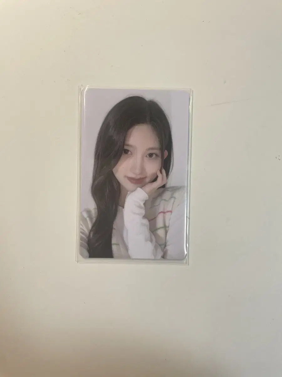 ive gaeul advertise photocard and sell 