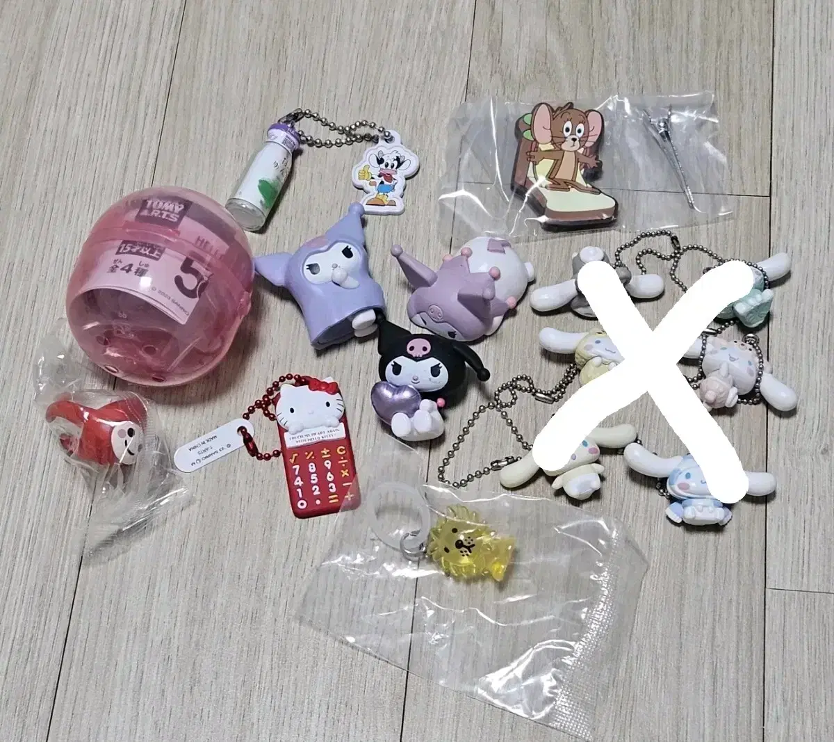 Sanrio Kuromi Kitty Gacha Tamagotchi Miffy Tom and Jerry, etc.