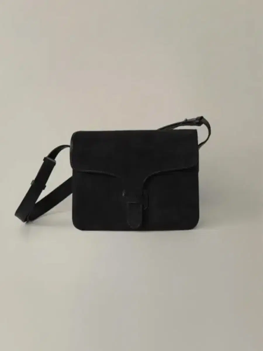 Royce suede cross bag (Black)