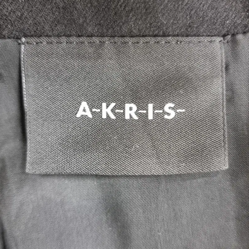 AKRIS