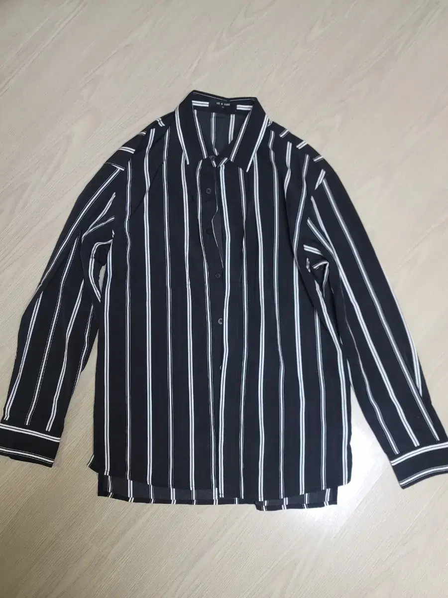 Men's black striped shirt, size 100, by Hangten, Earth & Dem.