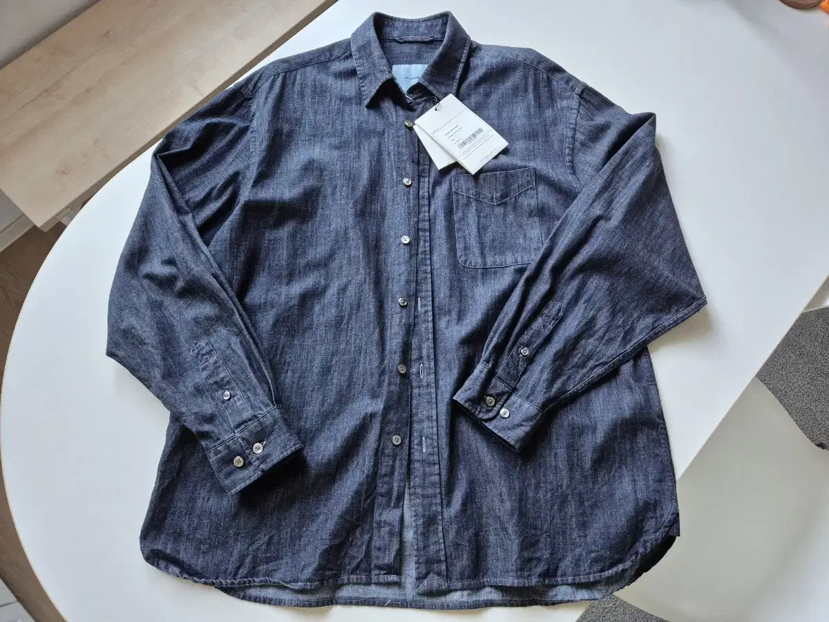 In the Row Washed Denim Shirt bloo Black 3