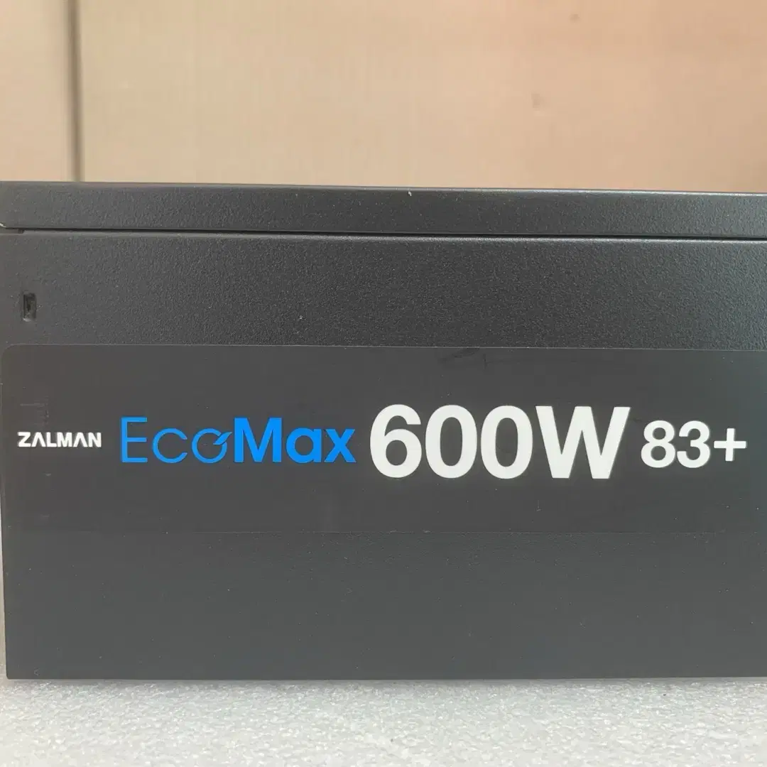 잘만(ZALMAN) EcoMax 600W 83PLUS