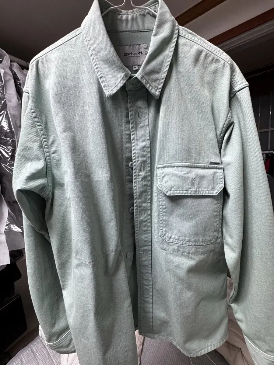 Calhart Shirt Mint sells size M