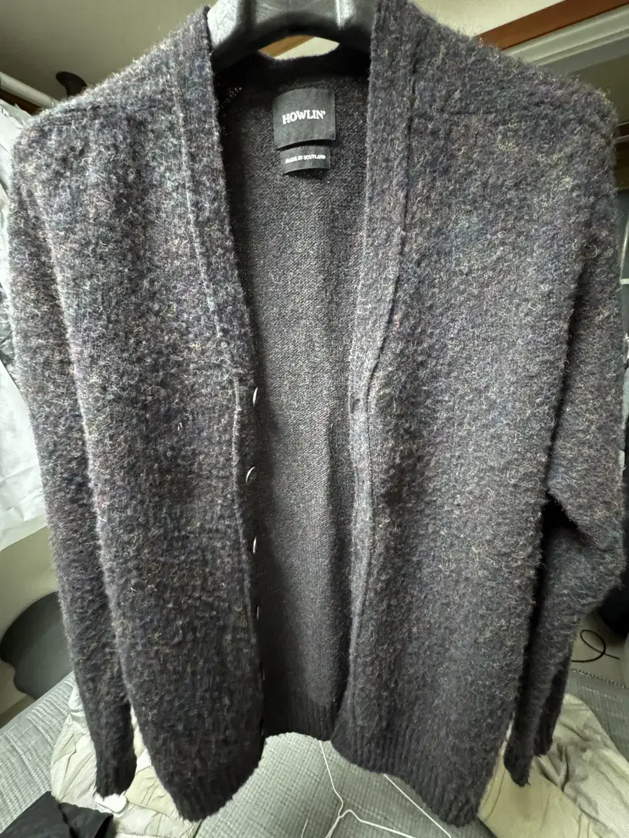 Howlin Cardigan Wolf sells in size L