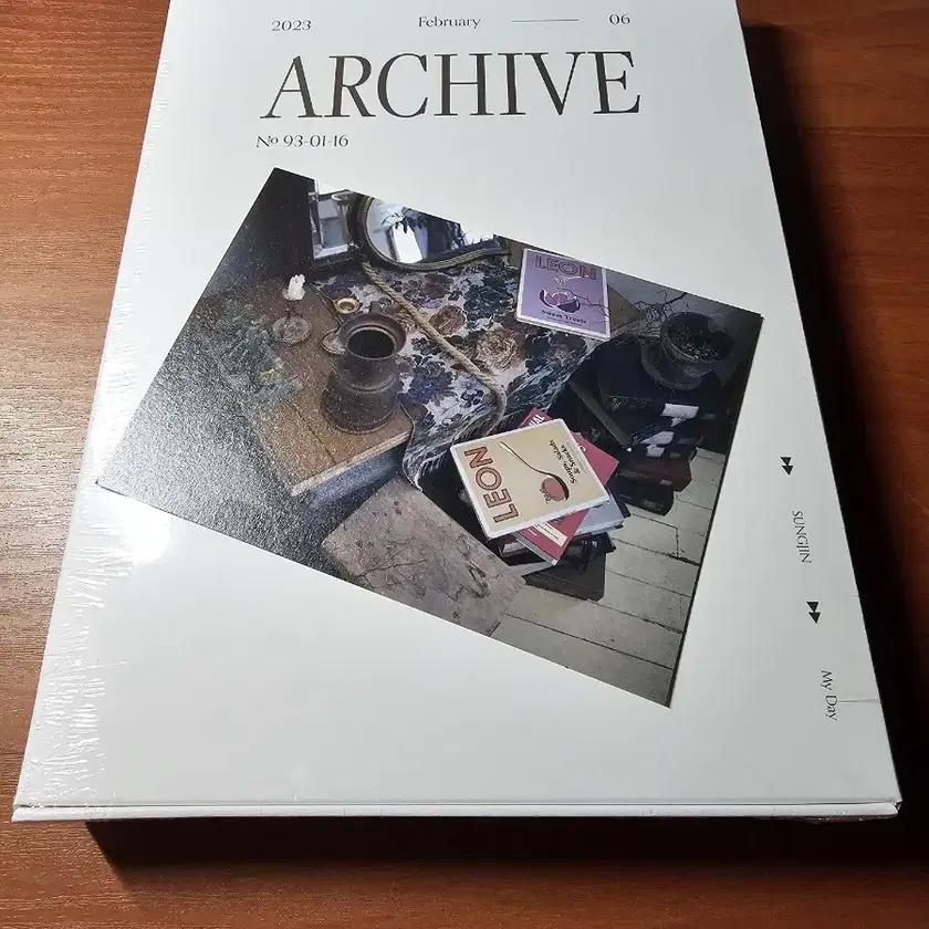 SUNGJIN 1ST FULL ALBUM 30 (Photobook ver.) - JYP SHOP