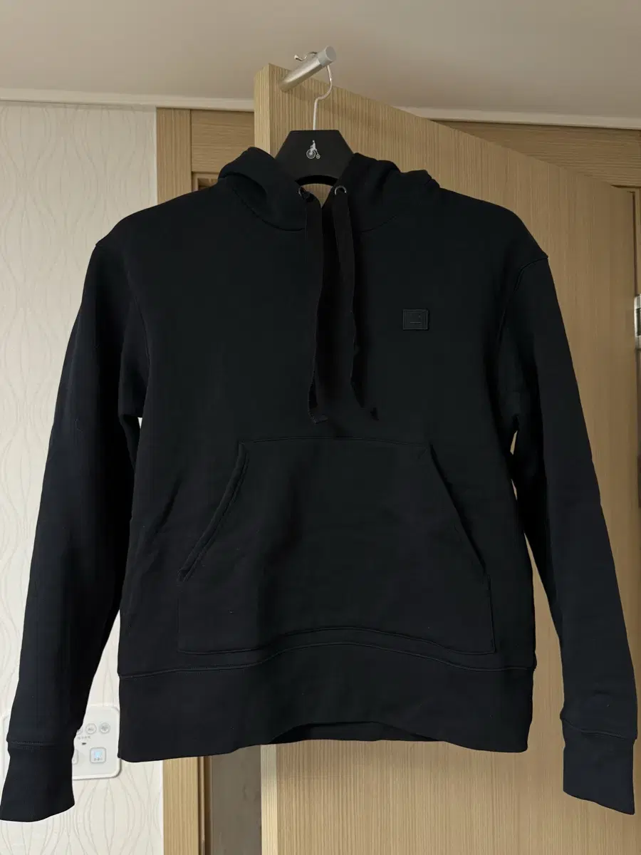 Akne Fei logo hoodie