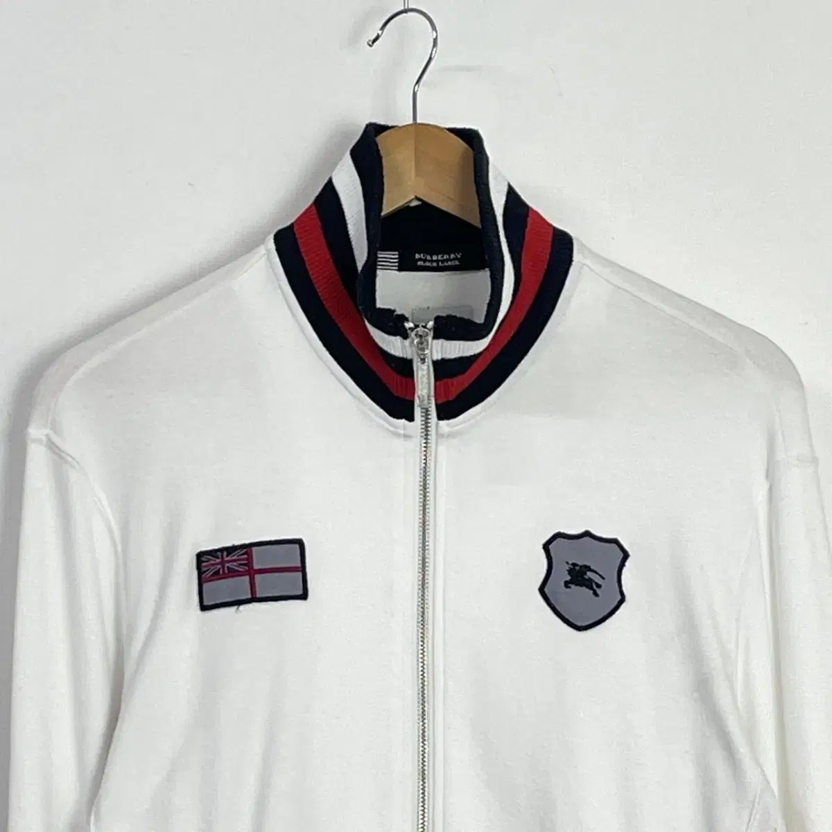 1756 Product name: Burberry Horse Logo Zip Up