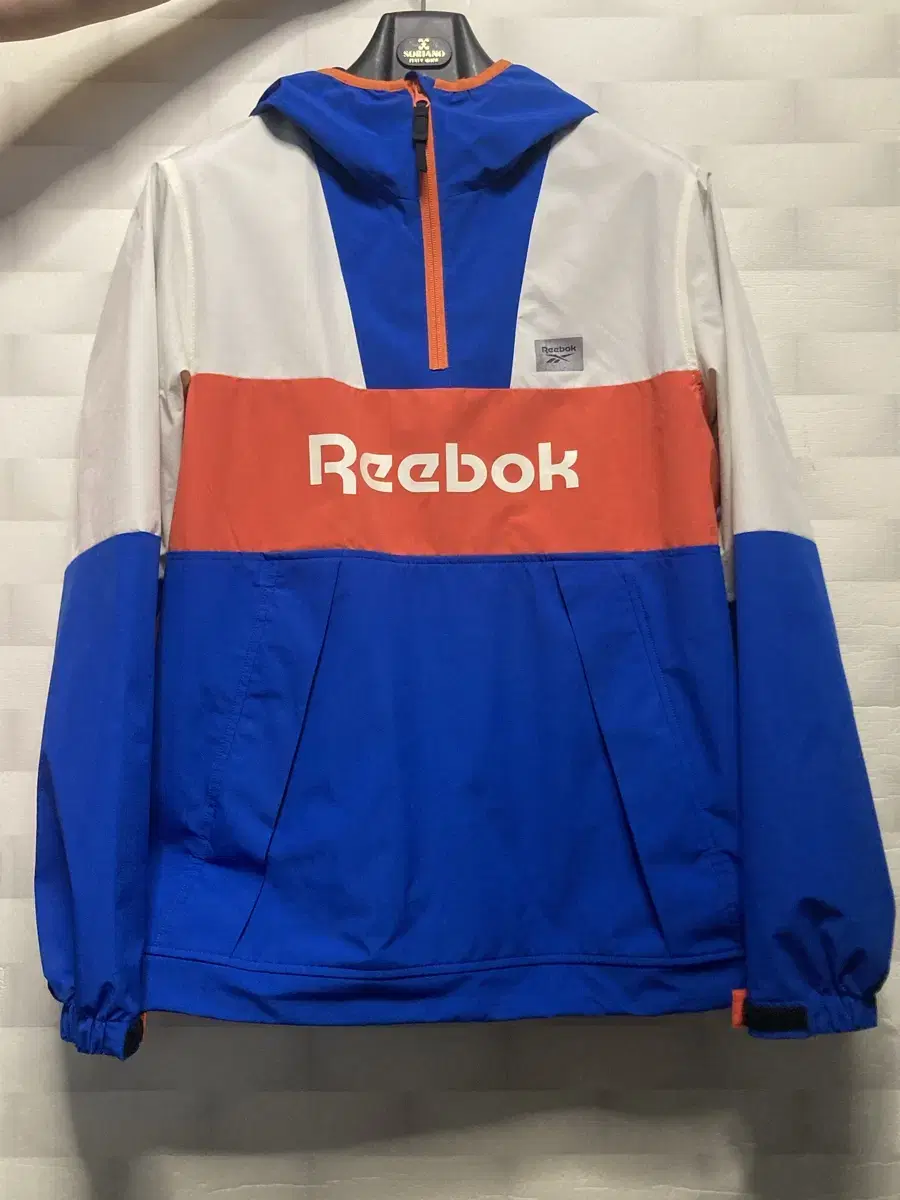 Reebok MT Classic Anorak Cheap.