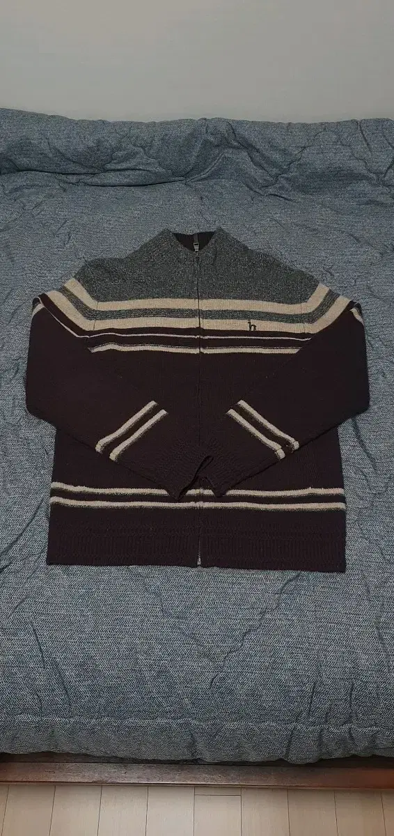 [100] Hedges Man Knit Zip Up