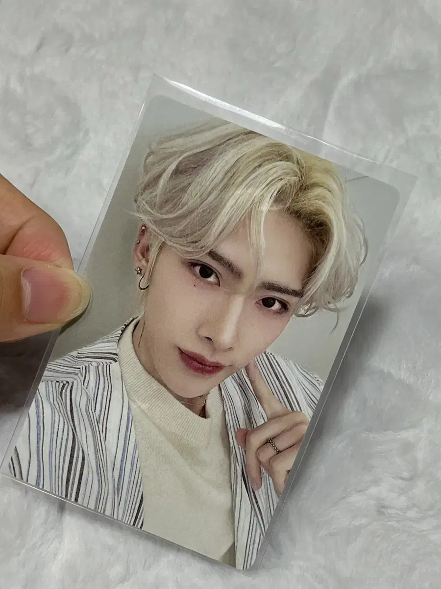 Zerobaseone 2024 season's greetings ricky photocard