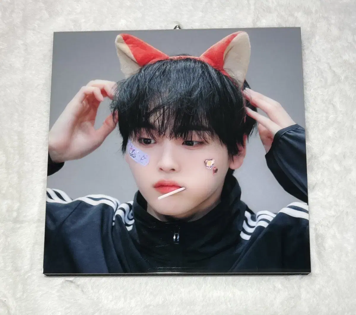 Cravity hyeongjun Springy Square Framed WTS