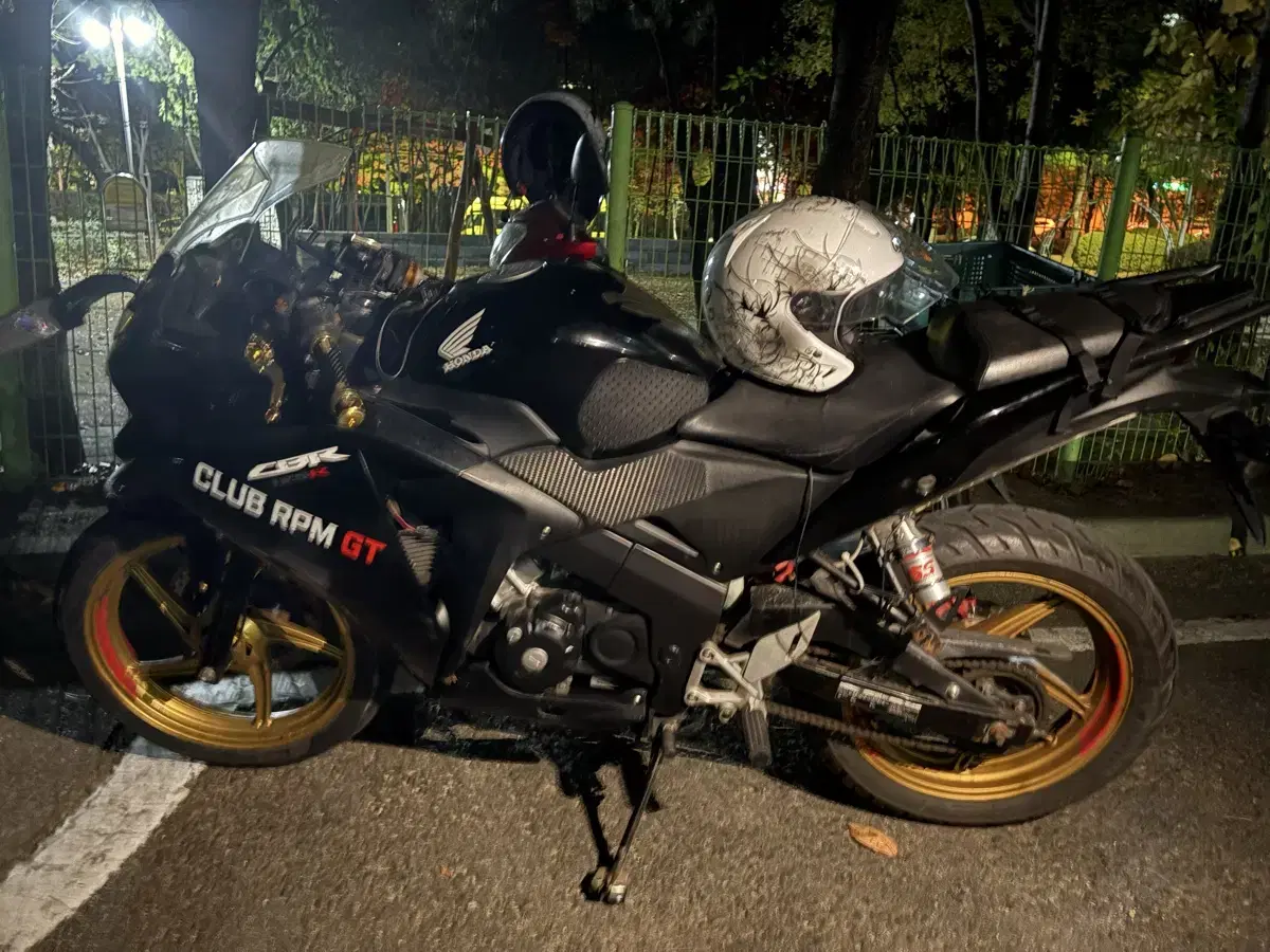 아크라 배기 cbr125 1만km때 싸게 팝니다 대차 다봄