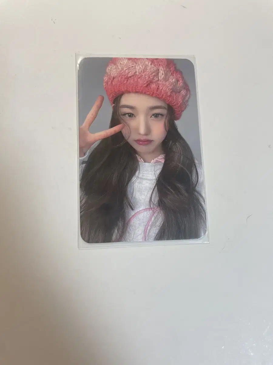 ive wonyoung advertise photocard and sell 