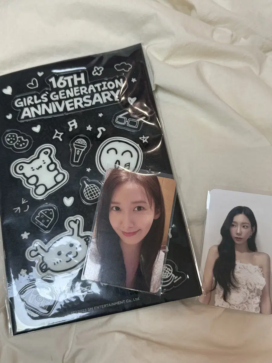 Girls' Generation's 16th Anniversary taeyeon yoona (including the real thing)