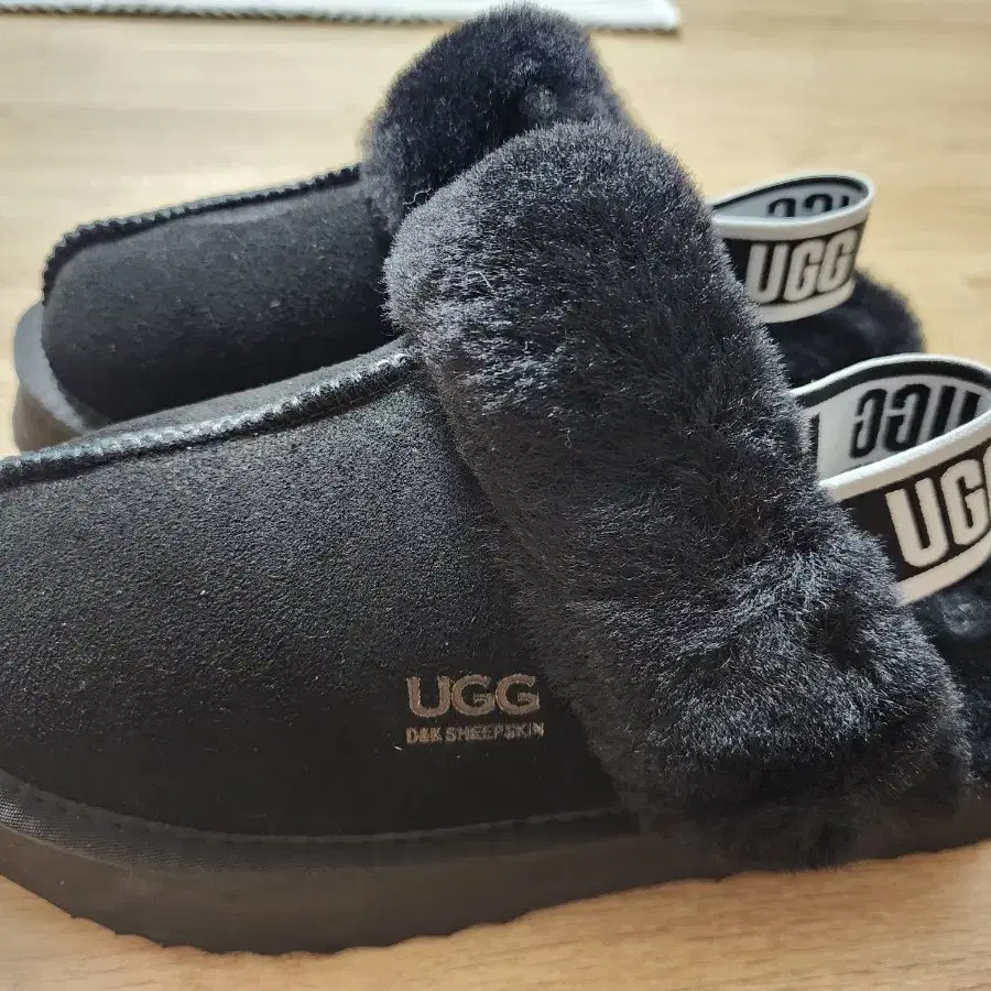 호주 어그 UGG 밴딩 슬리퍼 블랙 색상 L사이즈 245mm