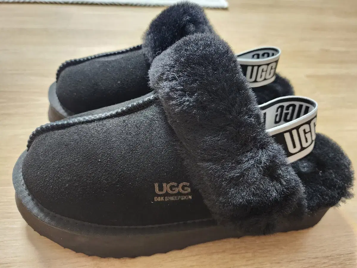 호주 어그 UGG 밴딩 슬리퍼 블랙 색상 L사이즈 245mm