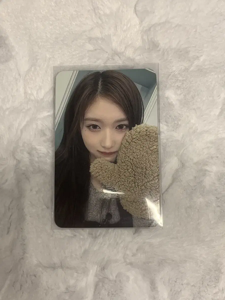 ive leeseo lee hyunseo lee hyunseo gloves unreleased photocard wts