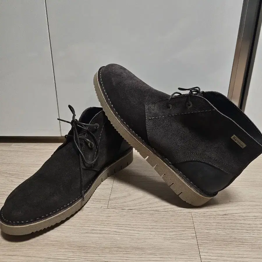 바버Kent Chukka Boot In Choco Suede. 270