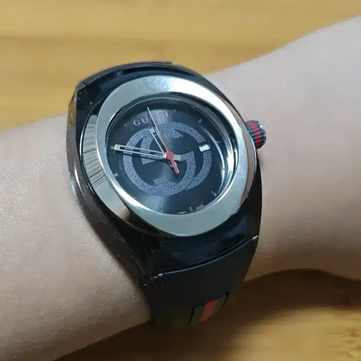 G U C C I  쿼츠 무브먼트 블랙 다이얼 36mm