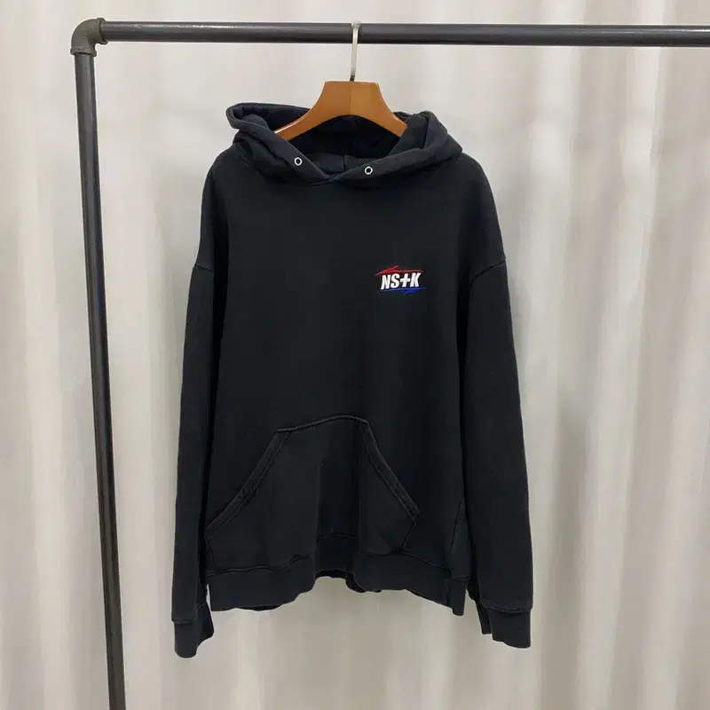 Nesty Kick Black Fleece Back Logo Hoodie 100 A06632