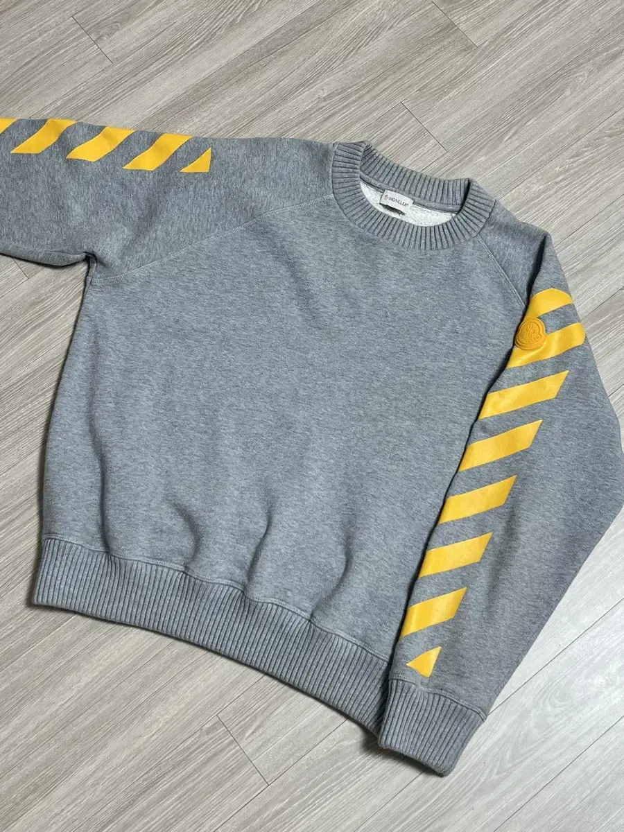 Moncler Off-White Knit Sweater L