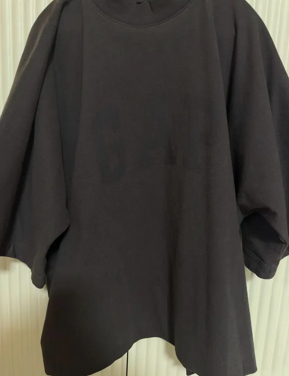 E.JI Gap Engineered by Balenciaga Dove Nocim Short Sleeve M