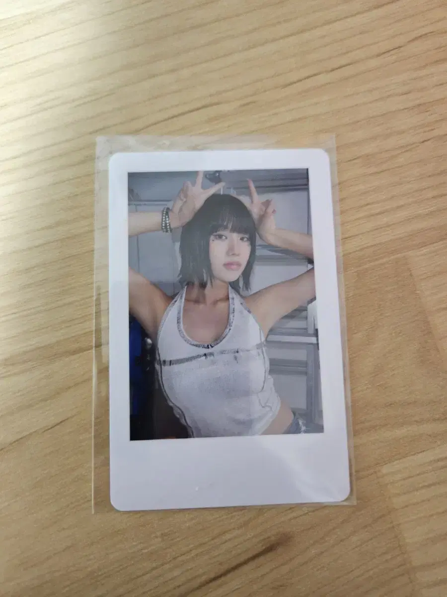 Kiss of Life natty Hoodie photocard Pola