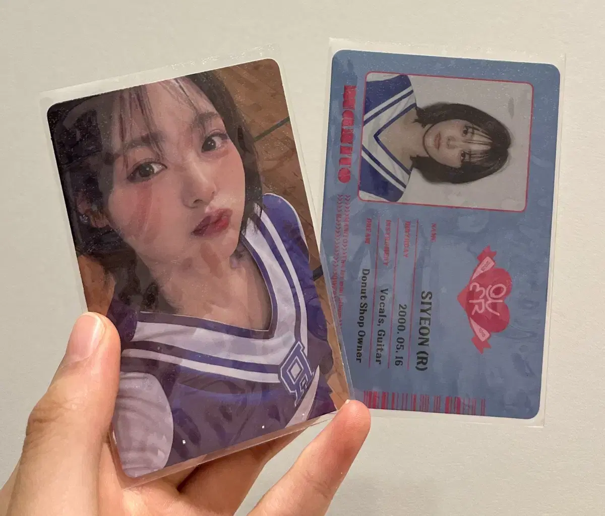 QWER siyeon Student ID Card photocard Photo Card 고민중독 앨범