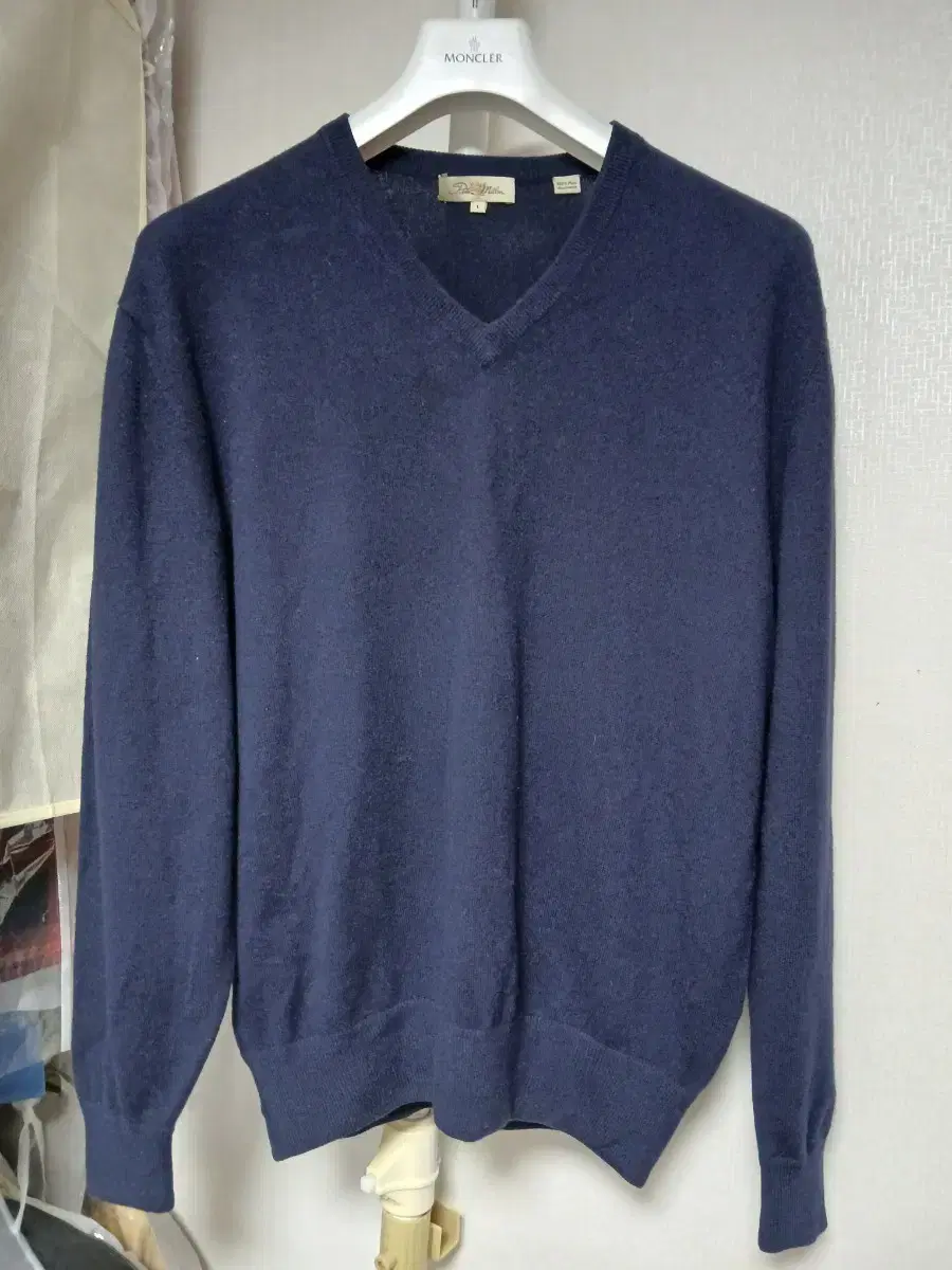 Peter Miller, 100% pure cashmere knit