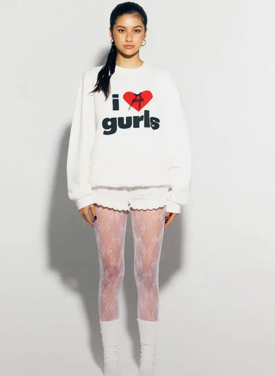 에즈이프캘리 맨투맨 CALIE GURLS SWEATSHIRT WHITE