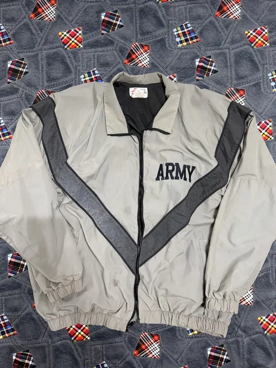 [110] 90-00 US Army Windbreaker