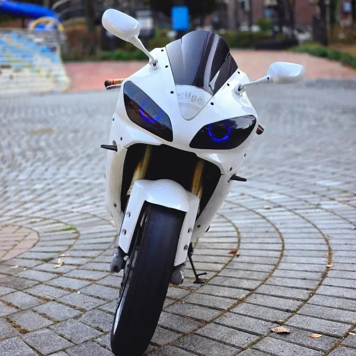 01년식 YZF-R1 화이트 판매합니다