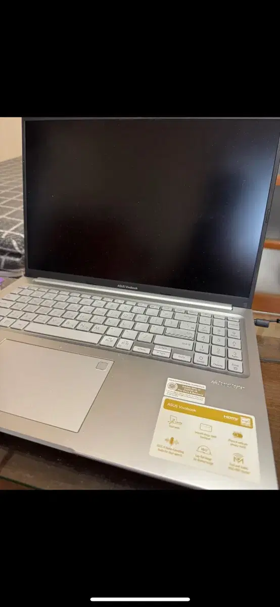 ASUS VIVOBOOK sells