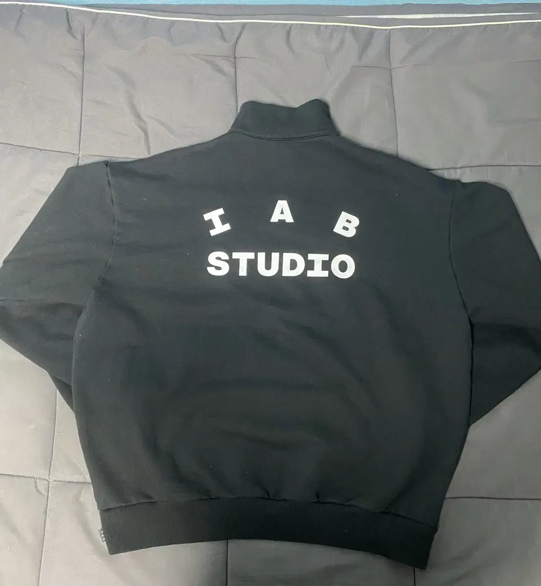 iApp Studio Half-Zip Up (L)