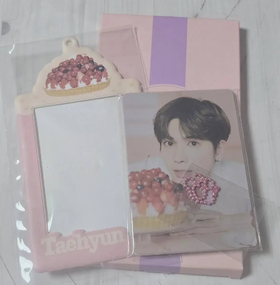 txt tomorrow x together taehyun sell birthday photocards