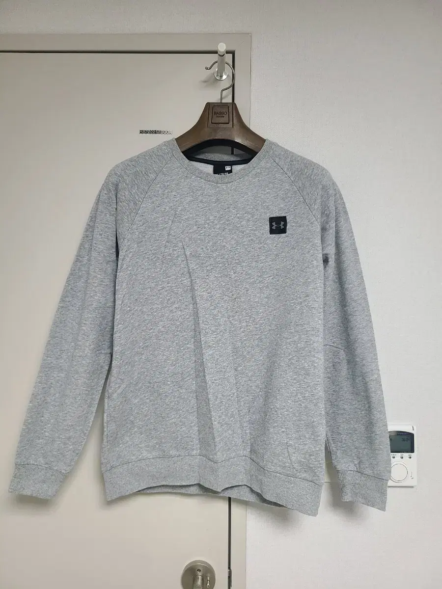 Under Armour Grey Man to Man XL 100-105 layers