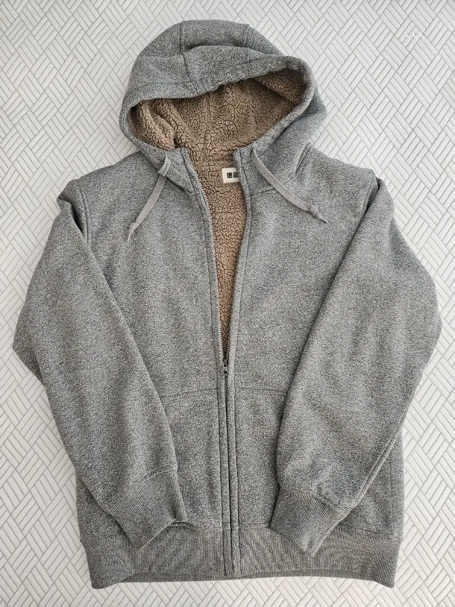 Uniqlo Hooded Boa Fleece Zip Up