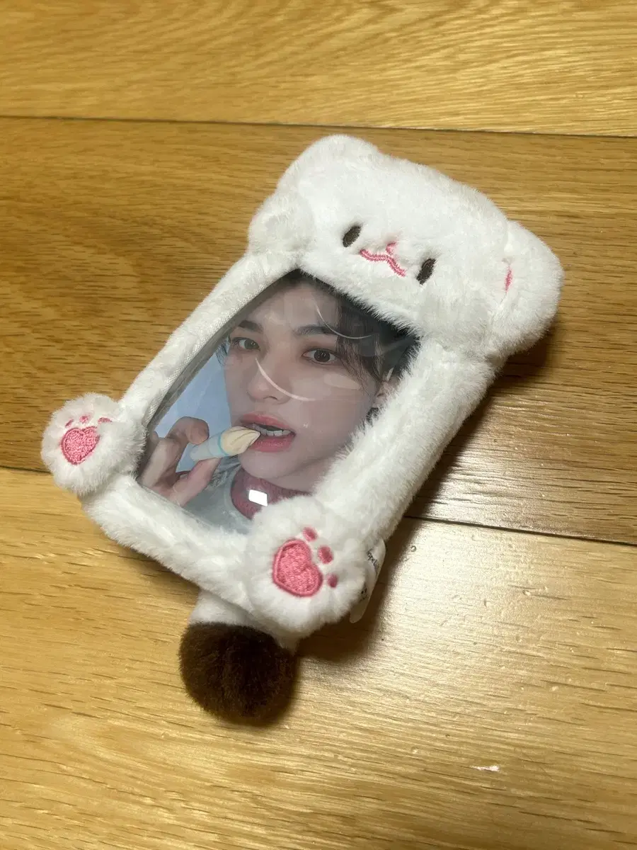 Hyunjin Fluffy County Photocard Holder