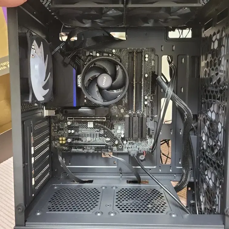 rtx 4070ti 끼우던 반본체 팝니다.