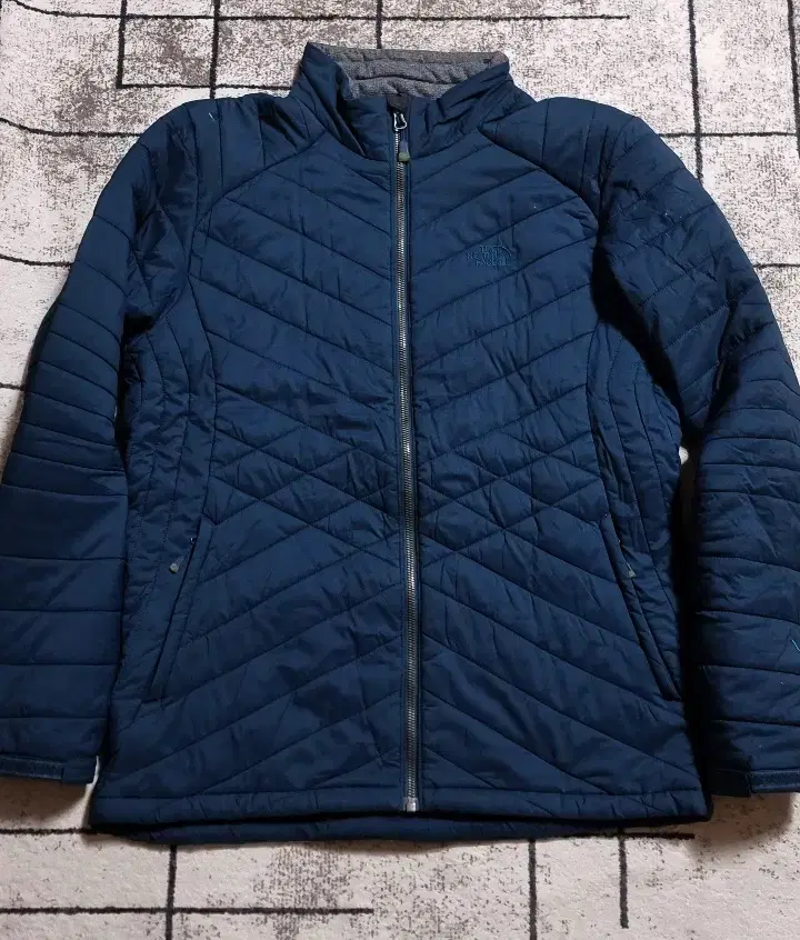 The North Face Lightweight puffer navy size L 100