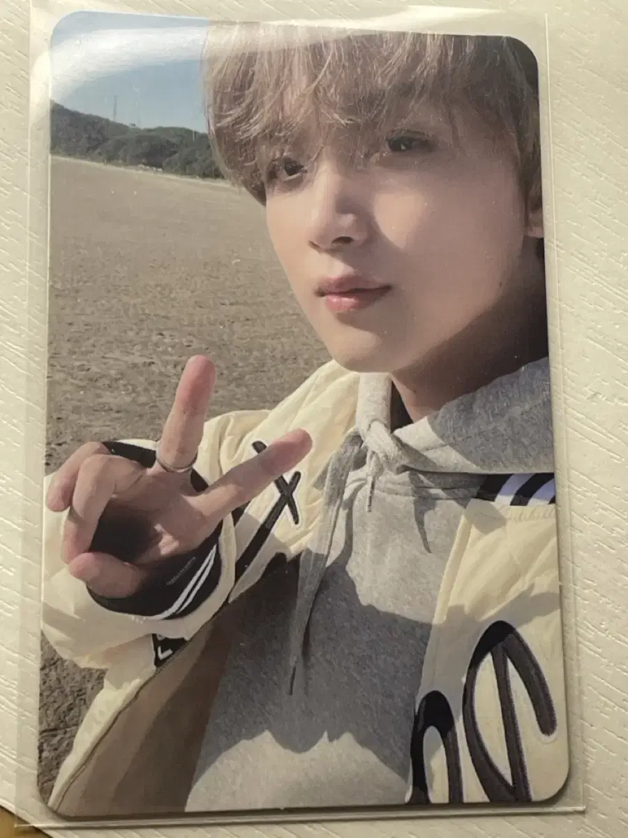 Quick sale,distribution)) resonance haechan photocard wts