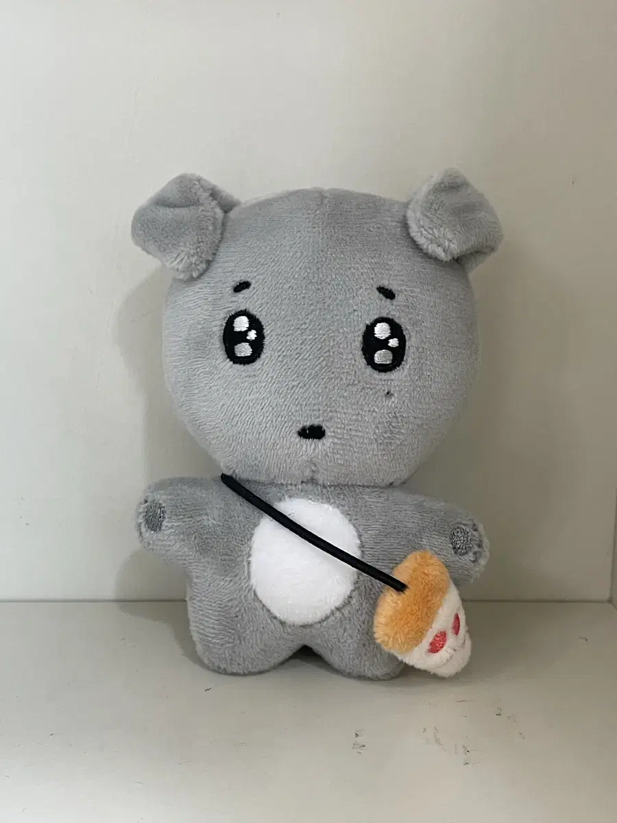 Seventeen dk doll Chumdog sell (with pizza)