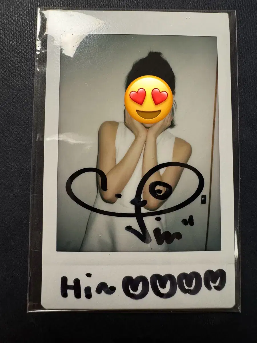 Lovelyz Jin (name is) signed pola