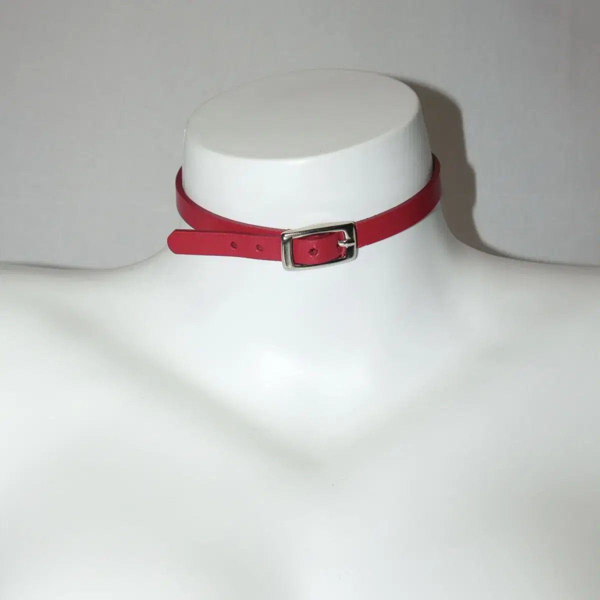 Belt detail choker