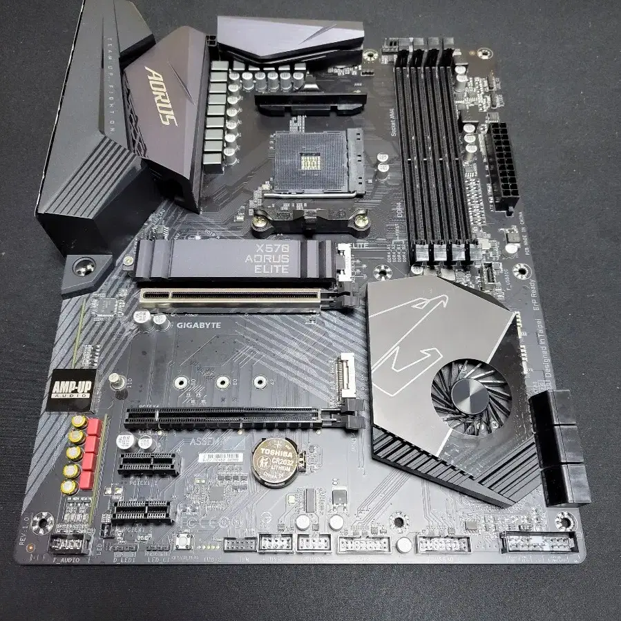 컴퓨터 부품 메인보드 GIGABYTE X570 AORUS ELITE