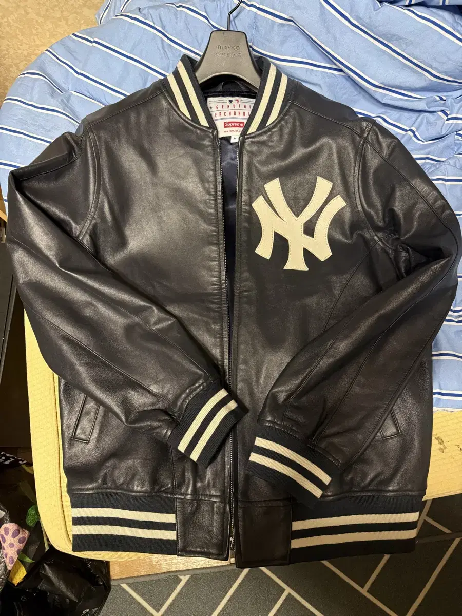 [M] Supreme Yankees Leather Varsity Jacket Navy