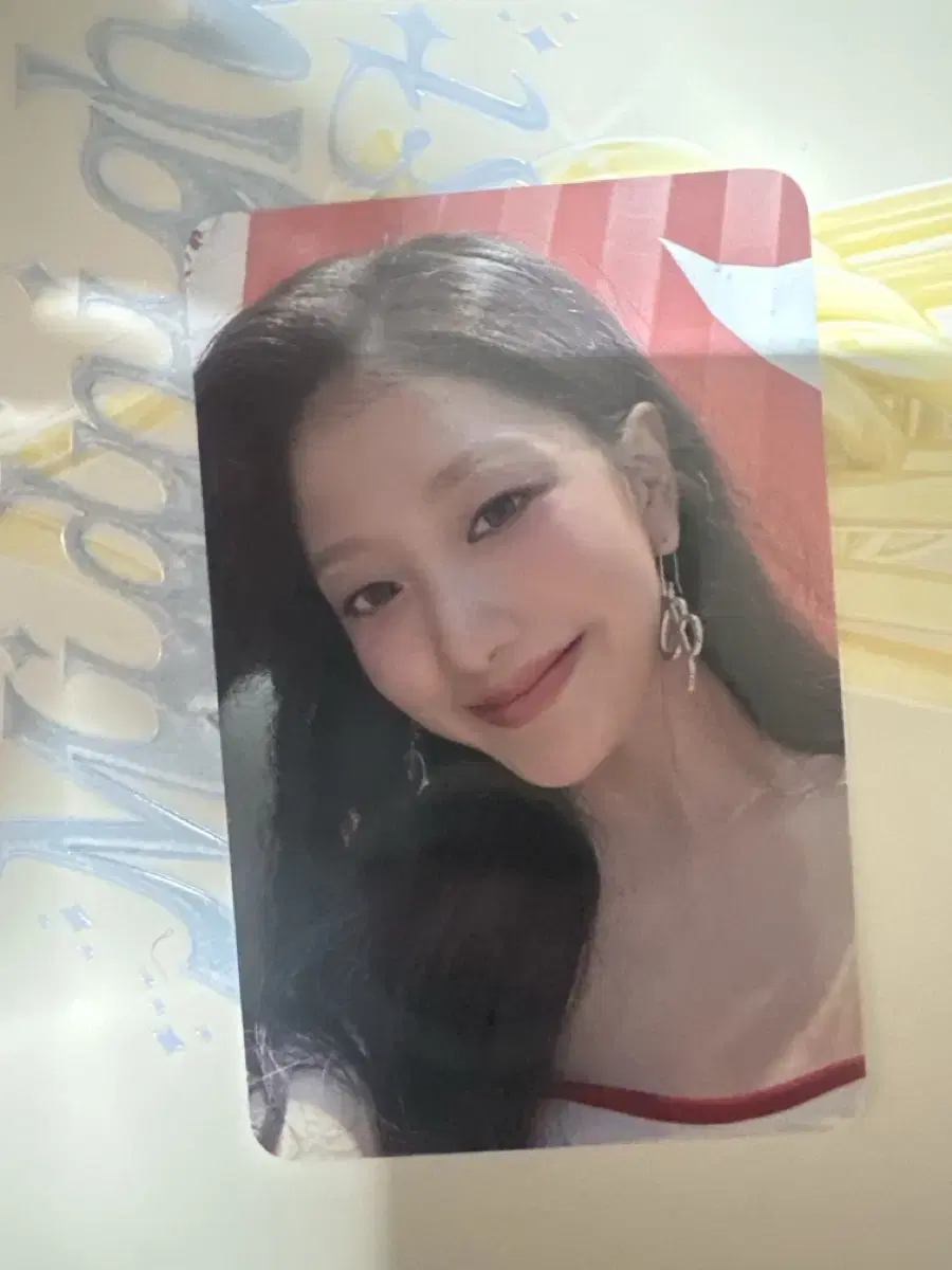 Fromis 9 lee seoyeon Supersonic broadcast sells photo kards.