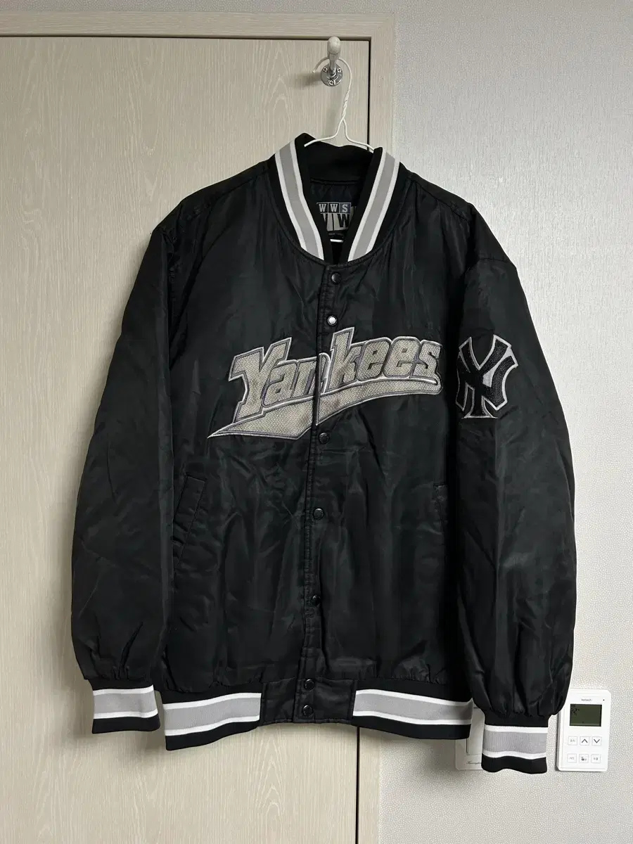 New York Yankees WWS Varsity Jacket Size 95 Palm Measurements.